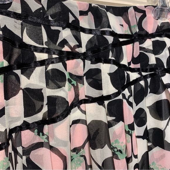 100% Silk Pink & black skirt - Picture 2 of 8